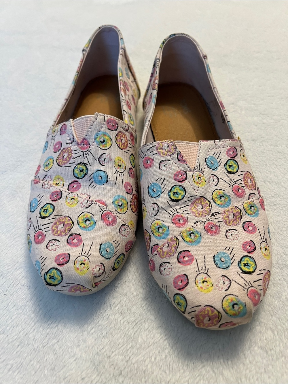 TOMs Kids Pink Canvas Slip-On Shoes with Donut Print size 5 kids /7 women